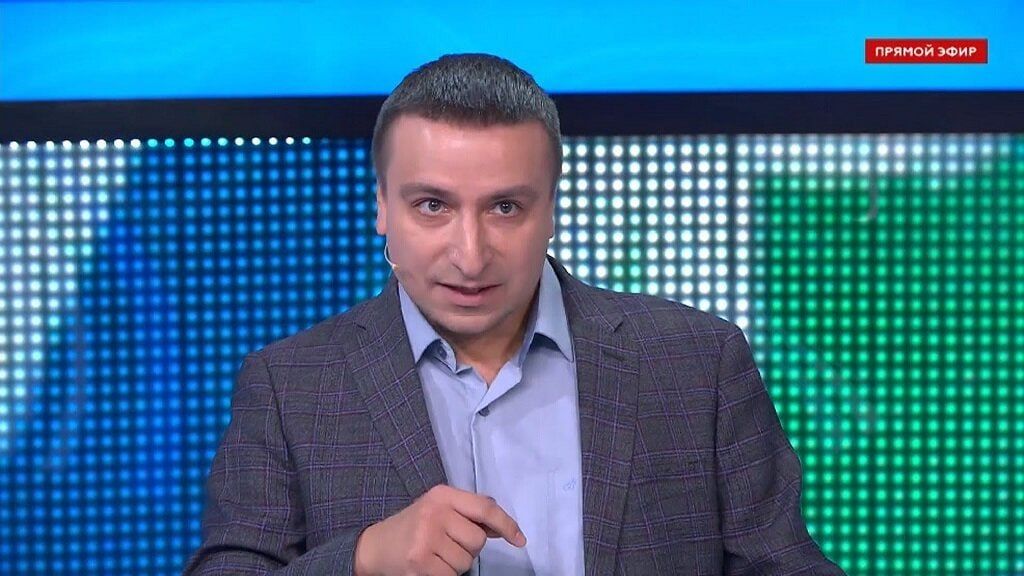 Propagandista podporující válku na Ukrajině utekl z Ruska. Prosí o pomoc USA